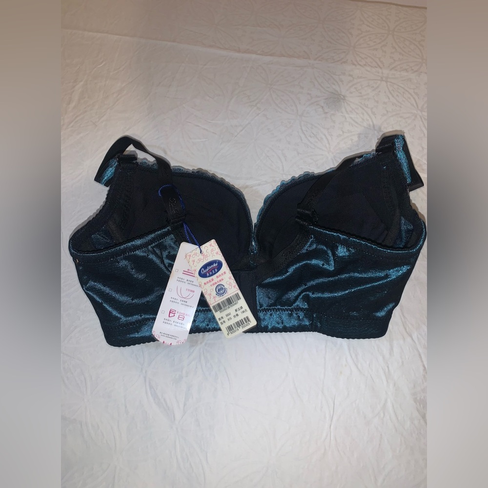 Bras - Picture 3 of 5
